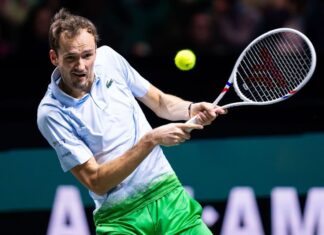 MEDVEDEV, TSITSIPAS Y HURKACZ AVANZAN EN ROTTERDAM