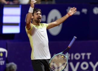 NAVONE VENCE A RUNE Y SE METE A LOS CUARTOS EN BUENOS AIRES