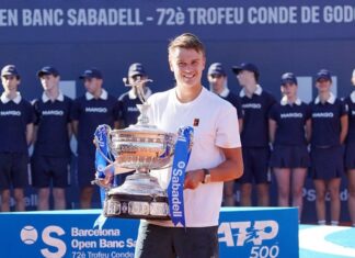 RUNE ACABÓ CON EL FAVORITISMO DE ALCARAZ Y CELEBRÓ EN BARCELONA