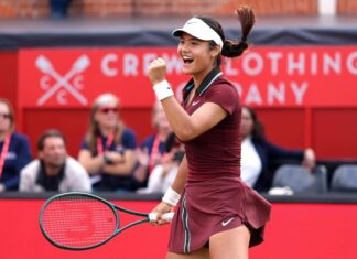 RADUCANU ARRANCA CON TRIUNFO EN QUEEN’S