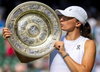SWIATEK ARRASA Y CONQUISTA SU PRIMER TÍTULO EN WIMBLEDON