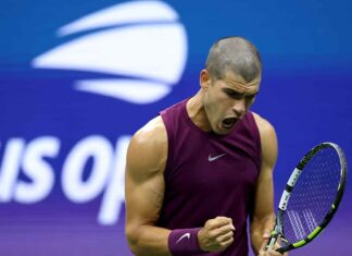 ALCARAZ AVANZA CON AUTORIDAD EN EL US OPEN E IGUALA MARCA DE NADAL Y BORG