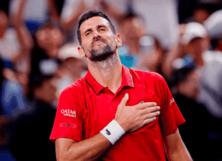 DJOKOVIC RESISTE Y HACE HISTORIA EN SHANGHAI