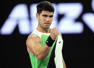 ALCARAZ AVANZA EN SU DEBUT DEL AUSTRALIAN OPEN