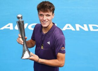 MENSIK VENCE A BÁEZ Y SE CONSAGRA CAMPEÓN EN AUCKLAND