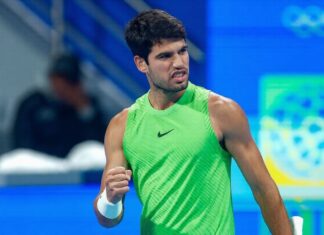 ALCARAZ MANTIENE EL INVICTO Y AVANZA CON CARÁCTER EN DOHA