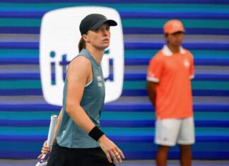 SWIATEK CAE EN SU DEBUT EN MIAMI Y PROFUNDIZA SU IRREGULAR TEMPORADA