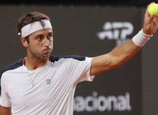 ETCHEVERRY REACCIONA Y LIDERA JORNADA EN HOUSTON