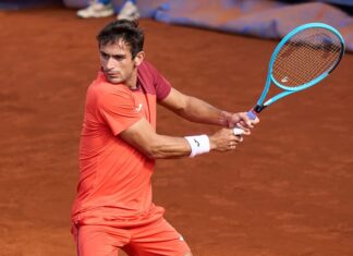NAVONE SE META A SEMIS EN BUCAREST
