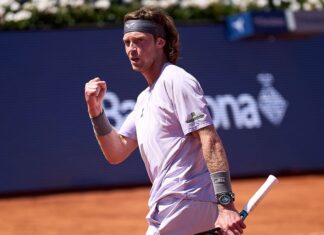 RUBLEV VENCE A MACHAC Y AVANZA A SEMIS EN BARCELONA