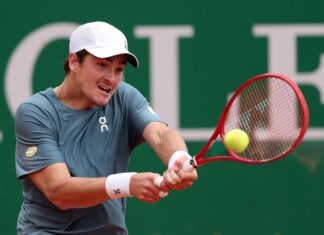FONSECA HACE HISTORIA EN MONTE-CARLO; ETCHEVERRY AVANZA Y DESAFÍA A ALCARAZ