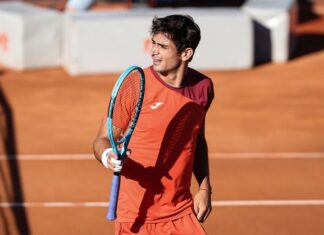 NAVONE FIRMA UN GRAN DEBUT EN ROMA Y ELIMINA A SHAPOVALOV