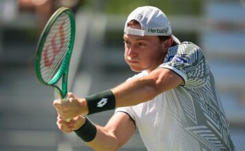 BUSE REMONTA Y ESTÁ EN CUARTOS DE WINSTON-SALEM