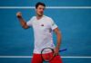 SHAPOVALOV Y HURKACZ AVANZAN EN CHENGDU