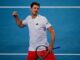 SHAPOVALOV Y HURKACZ AVANZAN EN CHENGDU