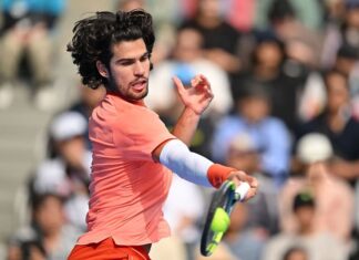 ALCARAZ AVANZA A SEMIFINALES Y SUEÑA CON EL BICAMPEONATO EN TOKIO
