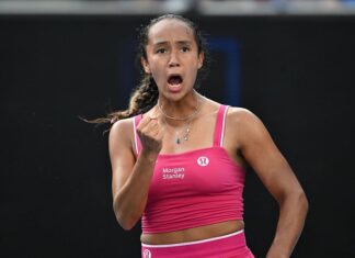 FERNÁNDEZ Y SAKKARI AVANZAN EN WUHAN
