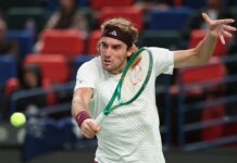 TSITSIPAS Y KHACHANOV AVANZAN EN ALMATY